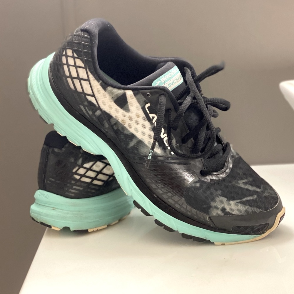 Brooks Launch Running Shoes, Black & Teal